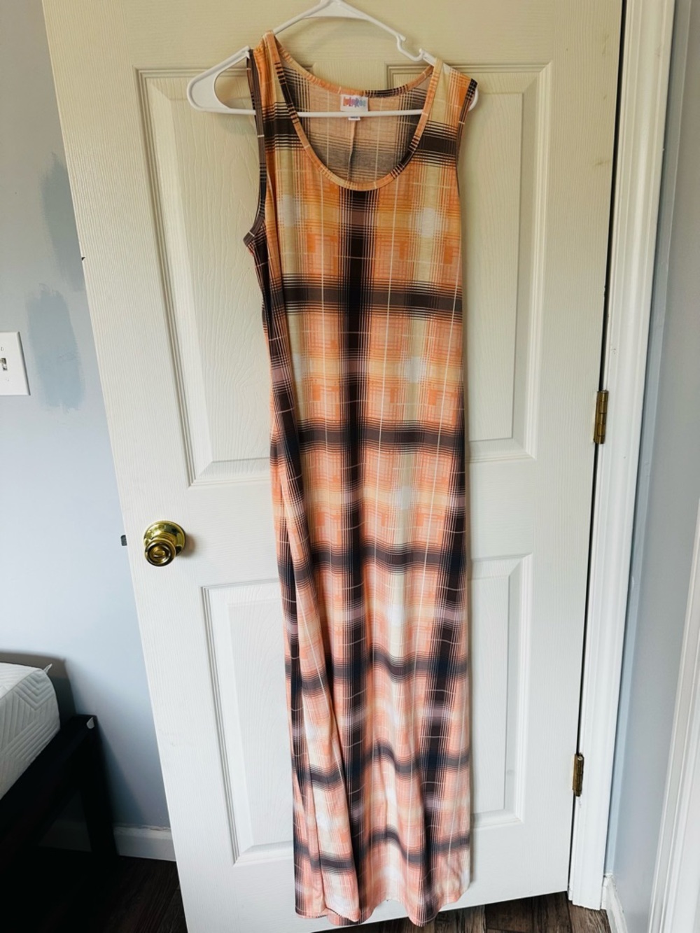 LULAROE L, Sleeveless Plaid Maxi Dress in Peach & Dark Gray & Off White